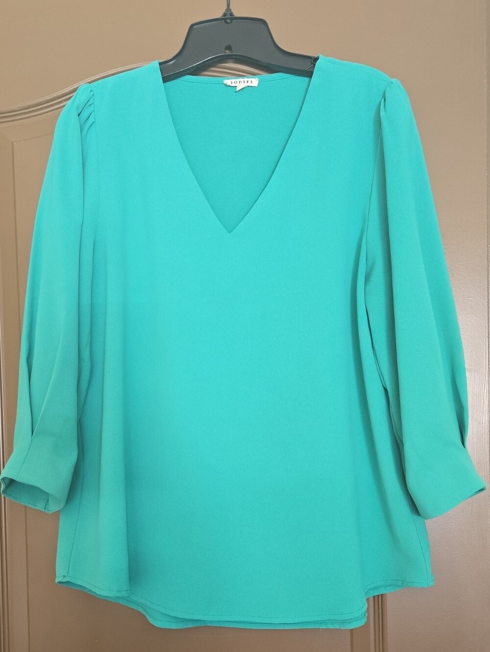 Emerald V-Neck 3/4-Sleeve Blouse